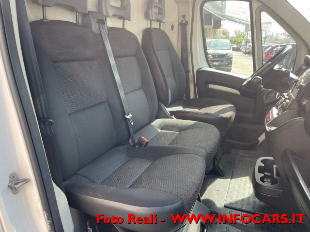 PEUGEOT Boxer usata, con Autoradio