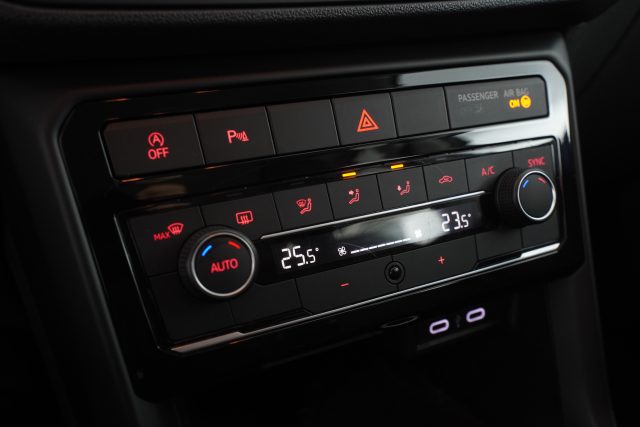 VOLKSWAGEN T-Cross usata 11