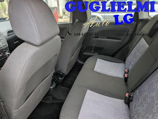 FORD Fiesta usata, con MP3