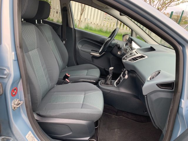 FORD Fiesta usata, con USB
