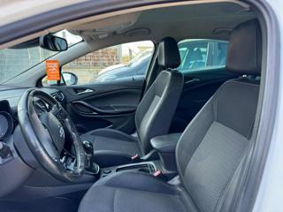 OPEL Astra usata, con Interni in pelle