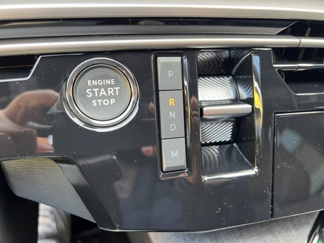 PEUGEOT 5008 usata, con Sensori di parcheggio posteriori