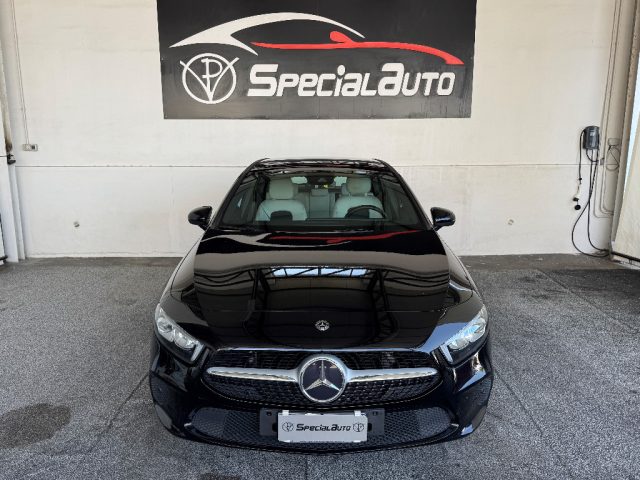 MERCEDES-BENZ A 180 usata, con Fari LED