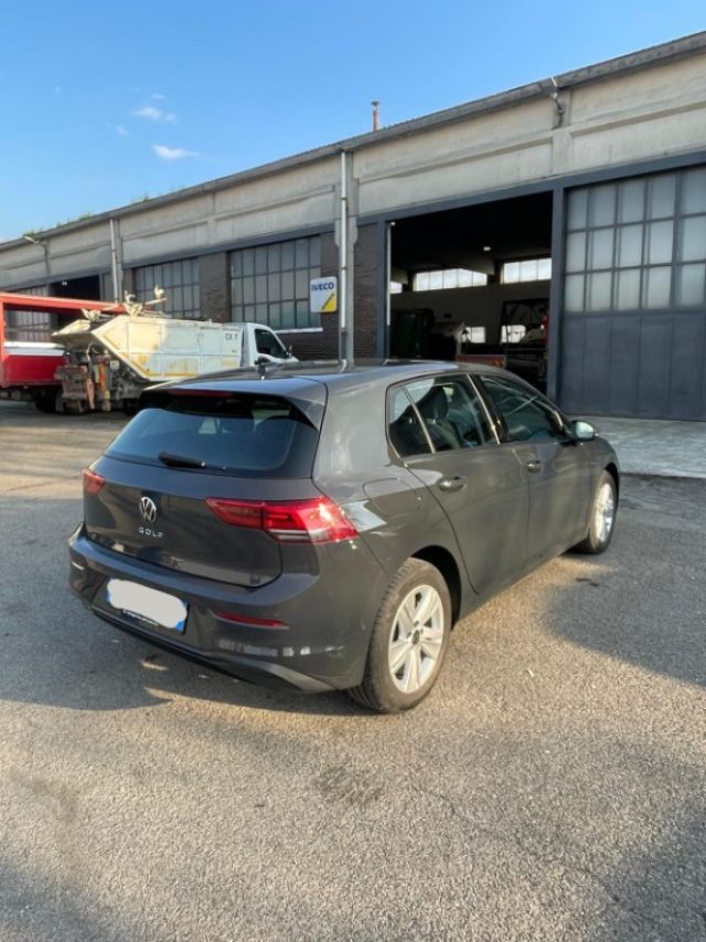 VOLKSWAGEN Golf usata, con USB