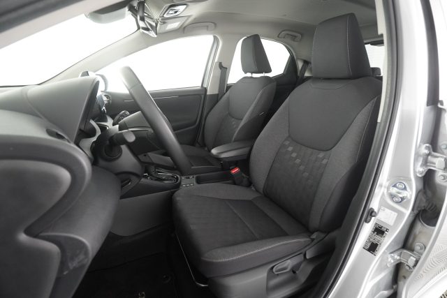 TOYOTA Yaris usata 2