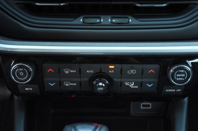 JEEP Compass usata, con Servosterzo