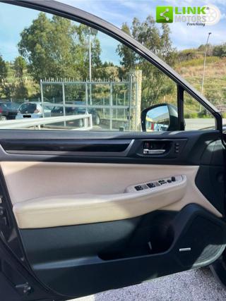 SUBARU OUTBACK usata 24