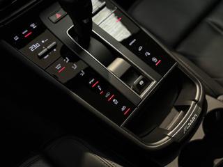 PORSCHE Macan usata, con Interni in pelle