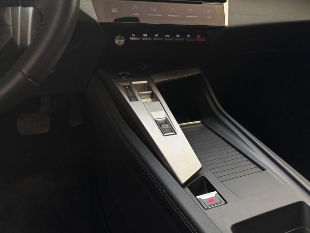 PEUGEOT 308 usata, con Autoradio digitale
