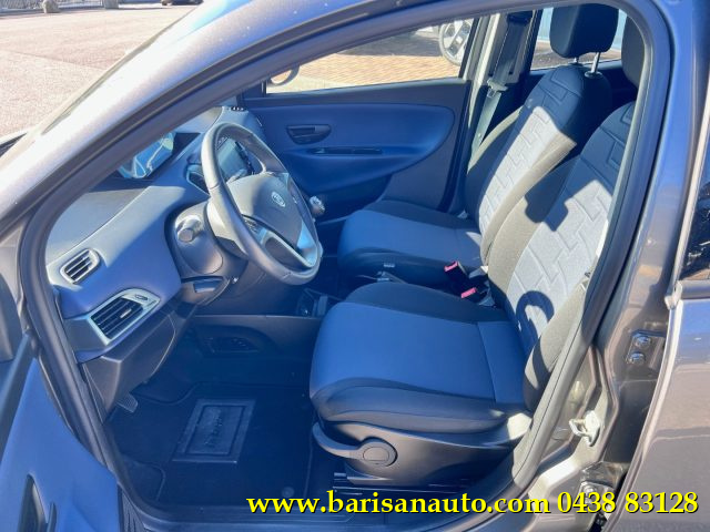 LANCIA Ypsilon usata, con Autoradio