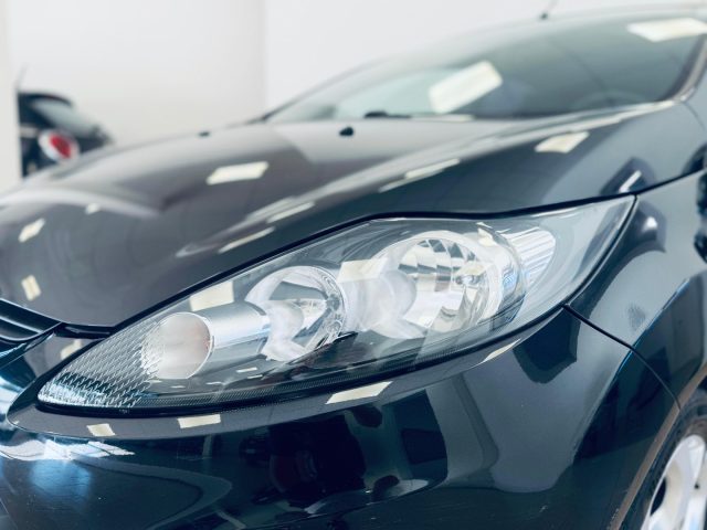FORD Fiesta usata, con Autoradio