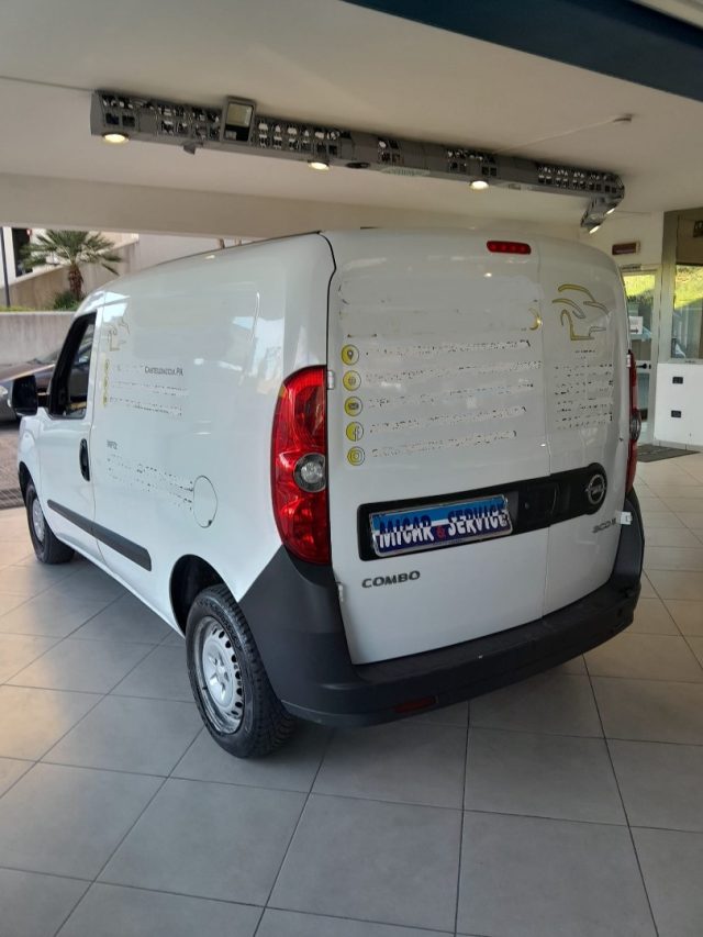 OPEL Combo usata, con Climatizzatore