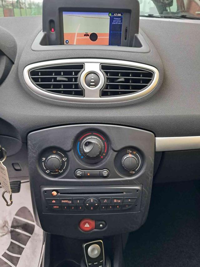 RENAULT Clio usata, con Specchietti laterali elettrici