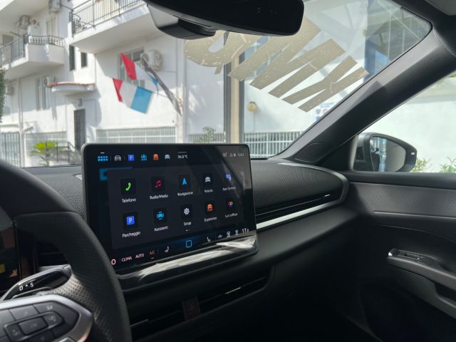 VOLKSWAGEN T-Roc usata, con Luci diurne
