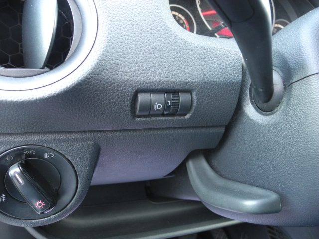 VOLKSWAGEN up! usata 26