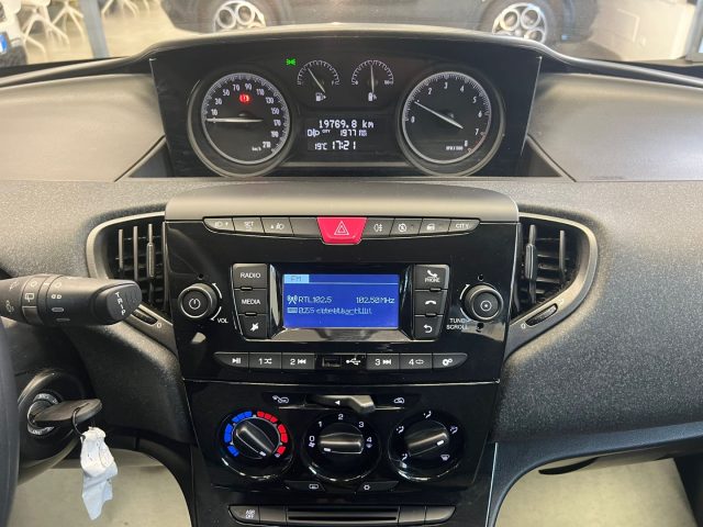 LANCIA Ypsilon usata, con USB