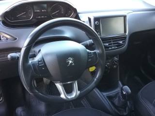 PEUGEOT 208 usata, con Autoradio