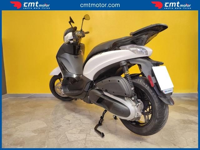 PIAGGIO Beverly 350 usata 2