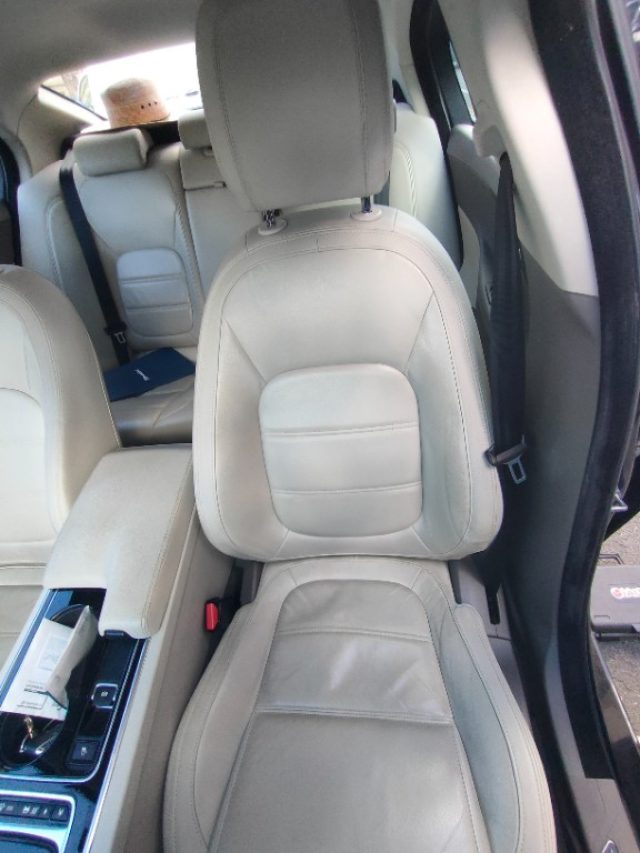 JAGUAR XE usata, con Controllo trazione