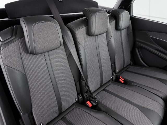 PEUGEOT 5008 usata, con Cerchi in lega