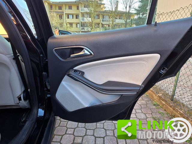 MERCEDES-BENZ GLA 200 usata, con Freno di stazionamento elettrico