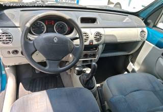 RENAULT Kangoo usata, con USB