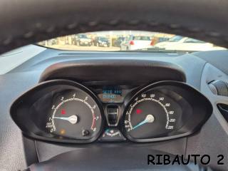 FORD Tourneo Courier usata, con Autoradio digitale