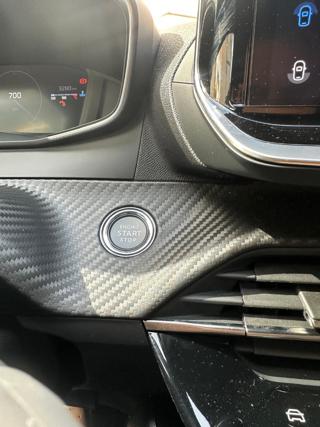 PEUGEOT 2008 usata, con Cruise Control