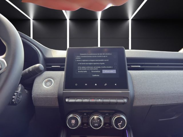 RENAULT Clio usata, con Servosterzo
