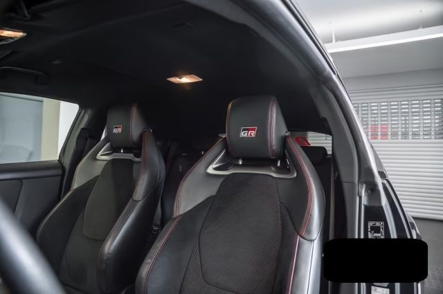 TOYOTA Yaris usata, con Autoradio