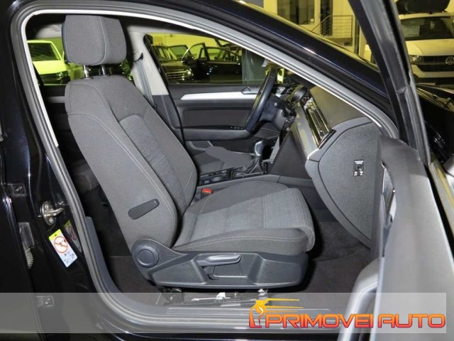VOLKSWAGEN Passat Variant usata, con Autoradio