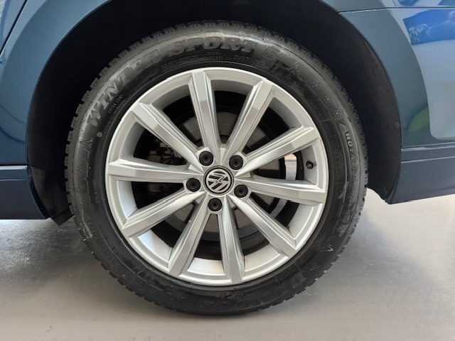 VOLKSWAGEN Passat Variant usata, con Climatizzatore
