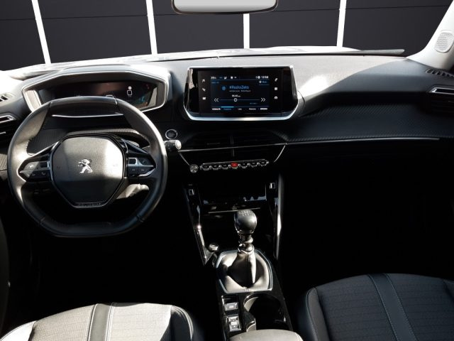 PEUGEOT 2008 usata, con Controllo automatico clima