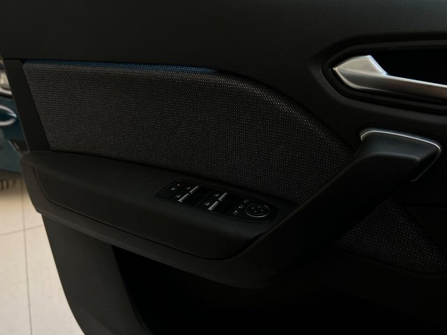 RENAULT Captur usata, con Luci diurne LED