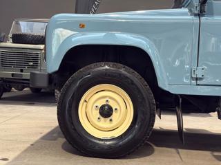 LAND ROVER Defender usata, con Sedile posteriore sdoppiato