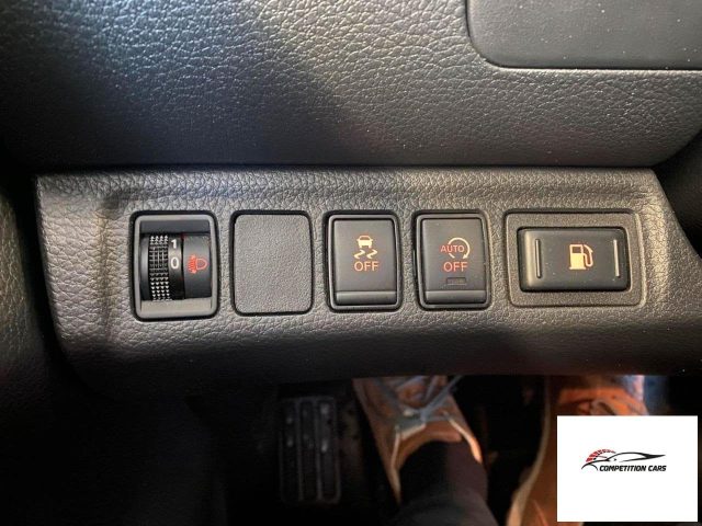 NISSAN Navara usata, con Specchietti laterali elettrici