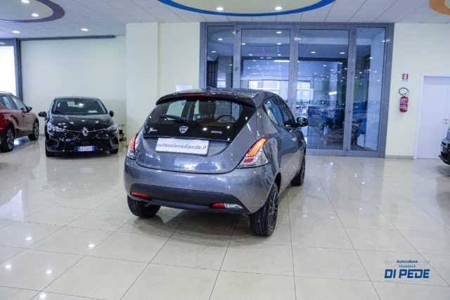 LANCIA Ypsilon usata, con Autoradio