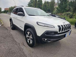 JEEP Cherokee usata, con Autoradio