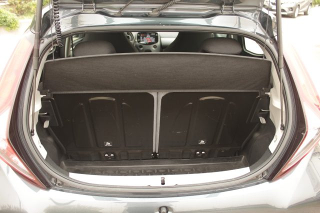 TOYOTA Aygo usata, con Autoradio digitale