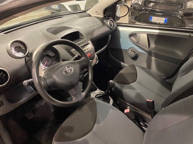 TOYOTA Aygo usata, con Antifurto