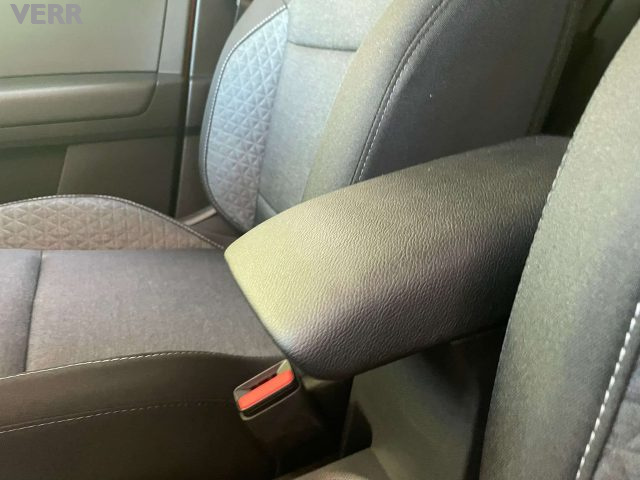RENAULT Captur usata, con Volante in pelle