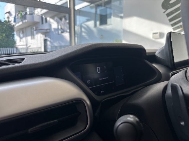JEEP Avenger usata, con USB