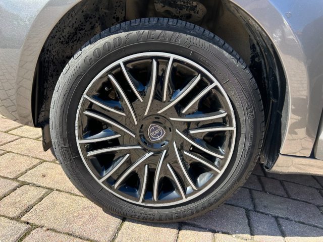 LANCIA Ypsilon usata, con Servosterzo