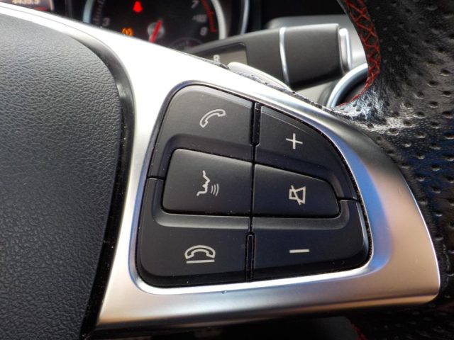 MERCEDES-BENZ GLA 200 usata, con Luci diurne LED