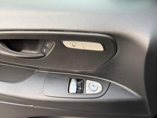 MERCEDES-BENZ Vito usata, con Portellone posteriore elettrico