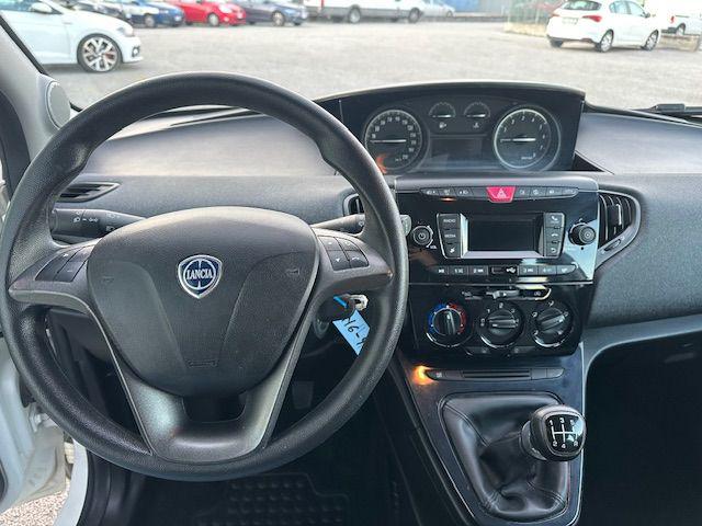 LANCIA Ypsilon usata, con USB