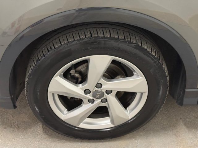 AUDI Q3 usata, con Sensori di parcheggio posteriori