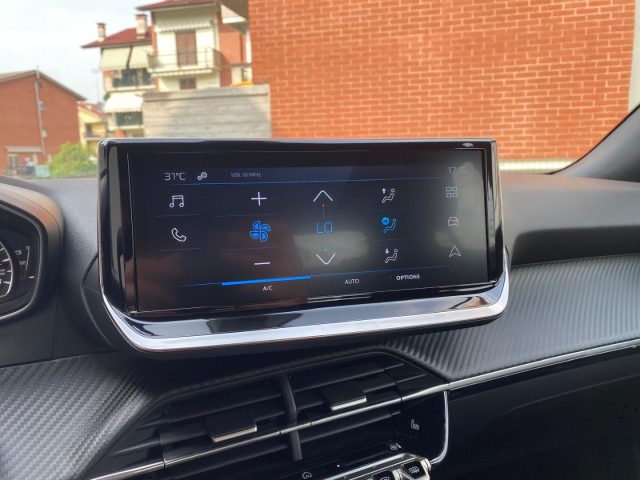 PEUGEOT 2008 usata, con Fari LED