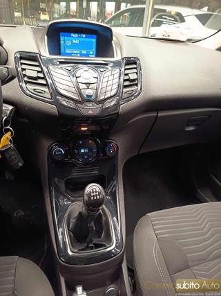 FORD Fiesta usata, con Specchietti laterali elettrici