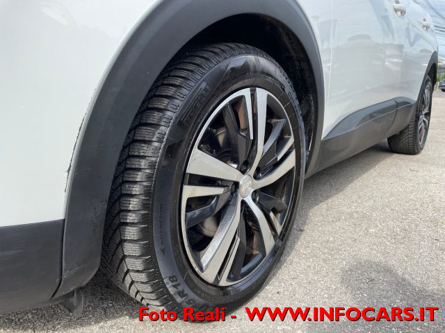 PEUGEOT 3008 usata, con Leve al volante